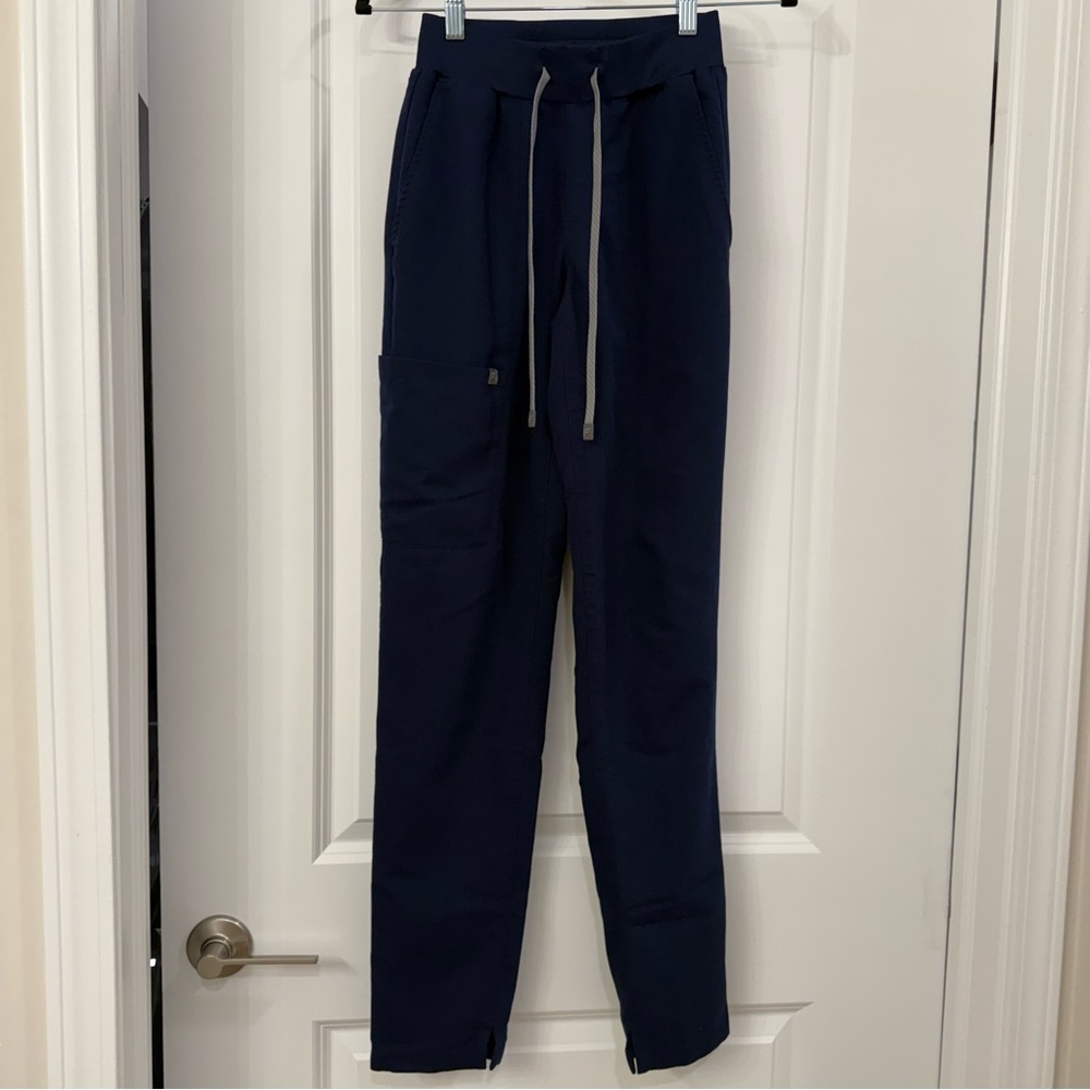 Fabletics Women's Navy Straight Leg Pants